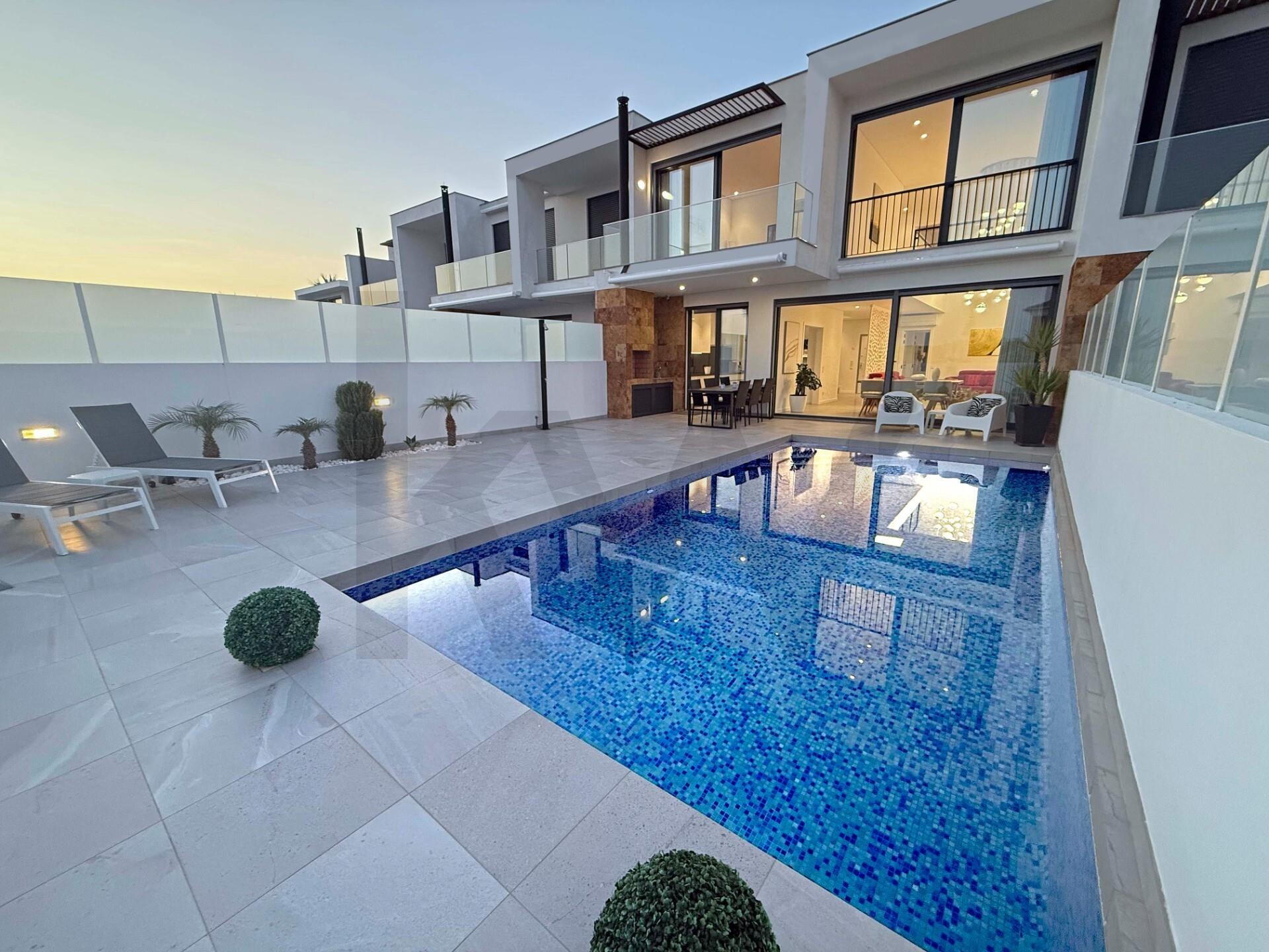 Branqueira, Albufeira — Moradia T3 com piscina privativa no condomínio Eira Branca Village