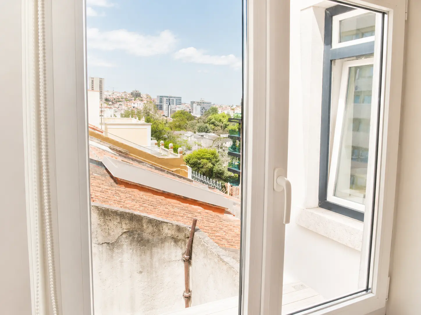 Vista da janela sobre a envolvente das Avenidas Novas