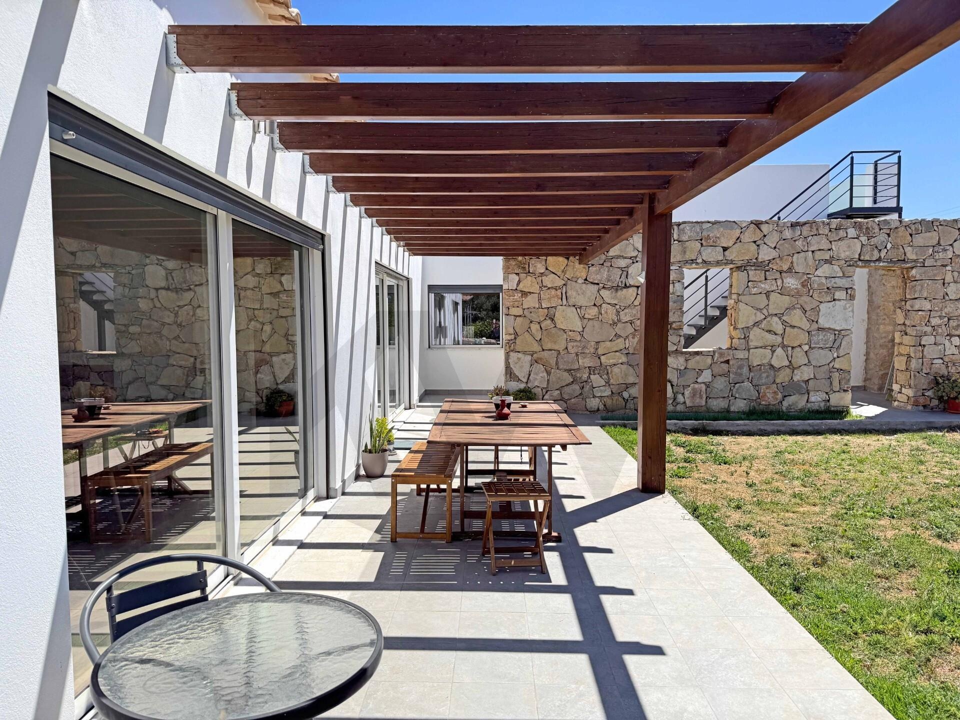 Betunes, Loulé — Single-storey 3-bedroom villa with 3,593 sq m of land and rare privacy